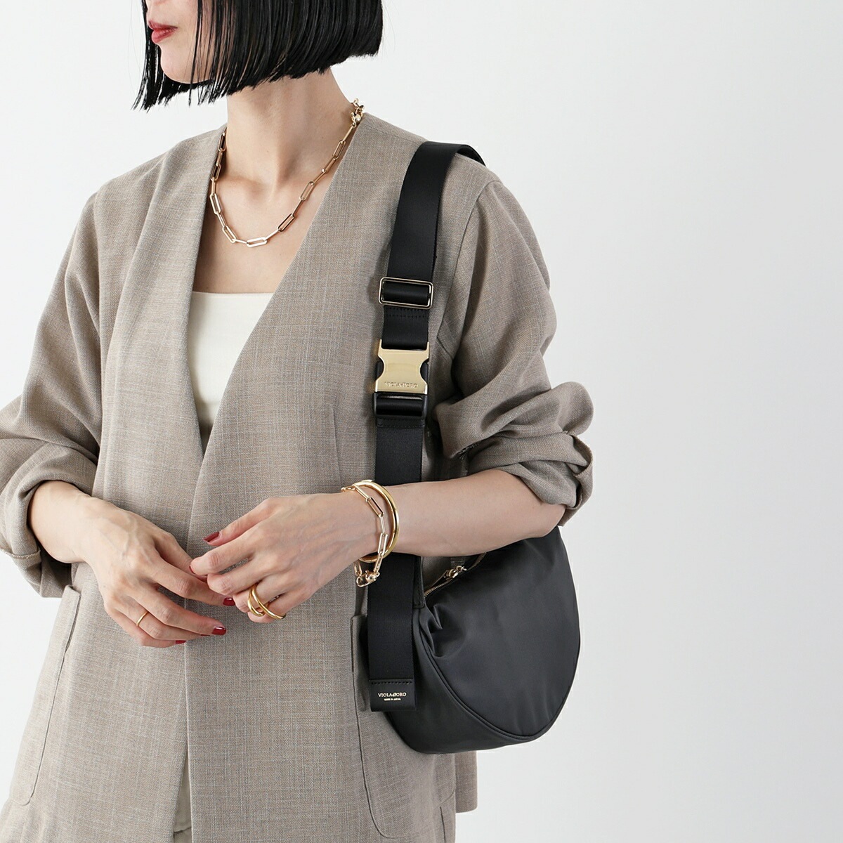 VIOLAdORO ヴィオラドーロ ボディバッグ BIANCA V-2247 レディース ナイロン ショルダーバッグ バックル クロスボディ 鞄 カラー3色 VIOLAdORO ヴィオラドーロ ボディバッグ BIANCA V-2247 レディース ナイロン ショルダーバッグ バックル クロスボディ 鞄 カラー3色