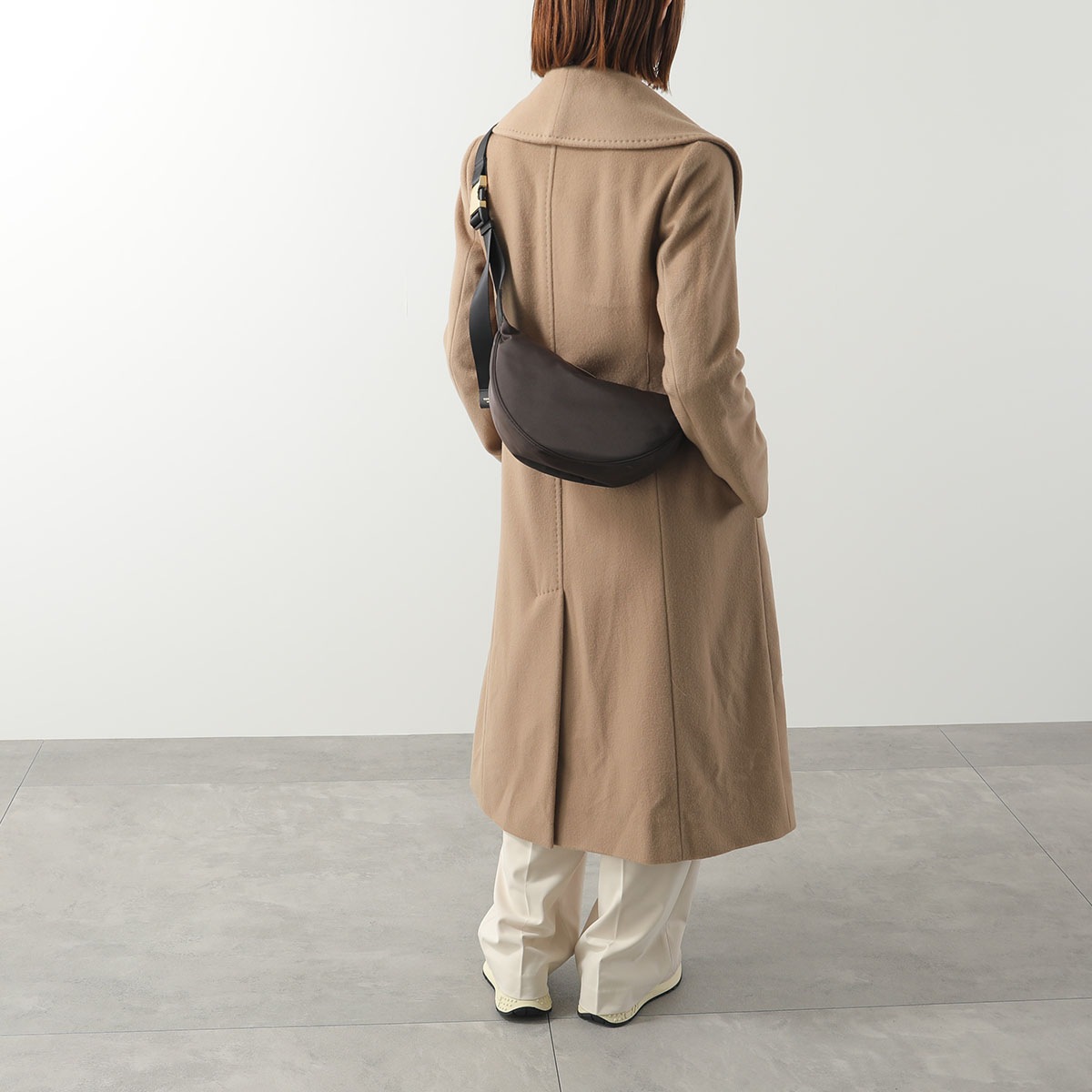 VIOLAdORO ヴィオラドーロ ボディバッグ BIANCA V-2247 レディース ナイロン ショルダーバッグ バックル クロスボディ 鞄 カラー3色 VIOLAdORO ヴィオラドーロ ボディバッグ BIANCA V-2247 レディース ナイロン ショルダーバッグ バックル クロスボディ 鞄 カラー3色