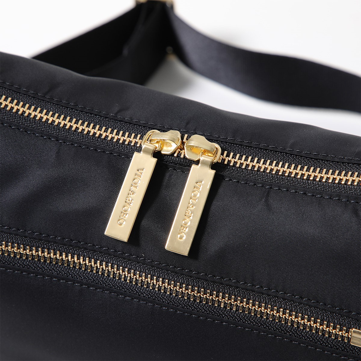 VIOLAdORO ヴィオラドーロ ボディバッグ BIANCA V-2247 レディース ナイロン ショルダーバッグ バックル クロスボディ 鞄 カラー3色 VIOLAdORO ヴィオラドーロ ボディバッグ BIANCA V-2247 レディース ナイロン ショルダーバッグ バックル クロスボディ 鞄 カラー3色