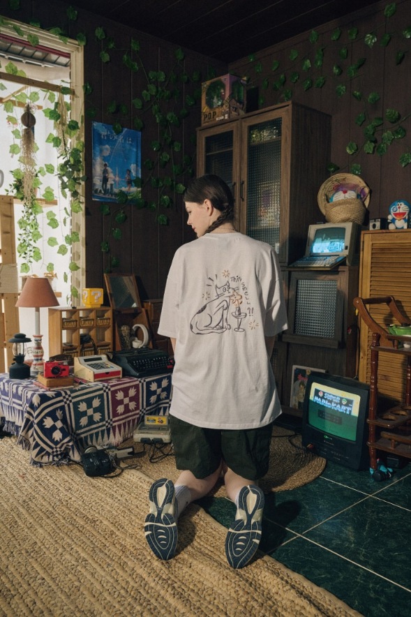 【CPGN STUDIO】 SMELL CAT Embroidery Short Sleeve Tee