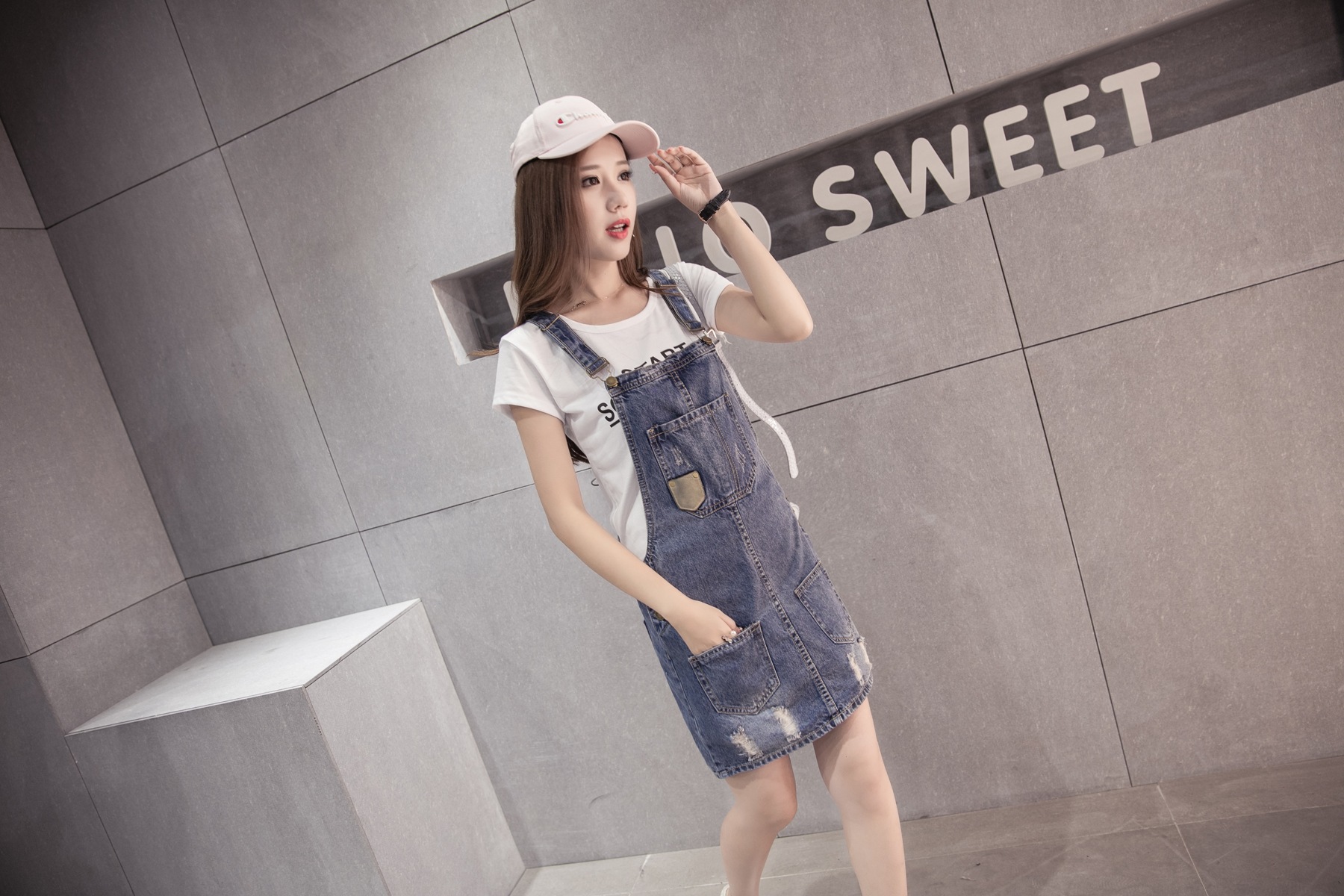 夏服短い女性 スカート デニムスカート ショート ショート丈 ノースリーブ ストレート デニム かわいい 大人可愛い シンプル カジュアル 大人 おしゃれ かっこいい レトロ 大人女子 こなれ感 ラフ 夏服短い女性 スカート デニムスカート ショート ショート丈 ノースリーブ ストレート デニム かわいい 大人可愛い シンプル カジュアル 大人 おしゃれ かっこいい レトロ 大人女子 こなれ感 ラフ