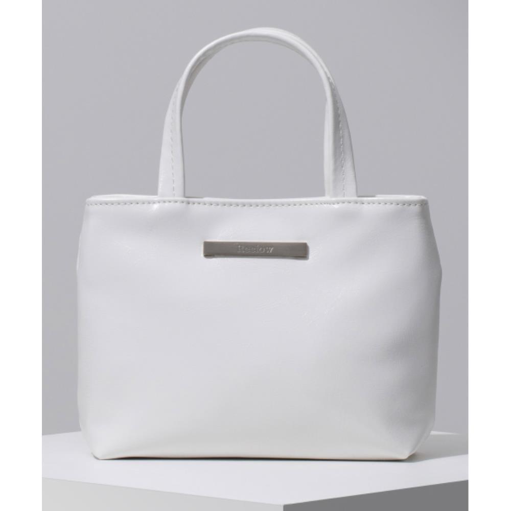 RECLOW RC TART MINI CHAIN BAG WHITE RECLOW RC TART MINI CHAIN BAG WHITE