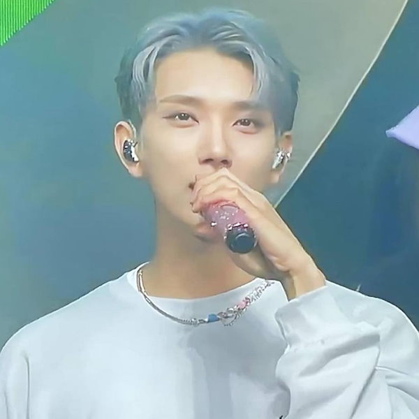 【one enough】Secret Mood Earring▲SEVENTEEN着用 Seventeen Fashion (세븐틴 패션) 🩵🩷 | Hoshi style in Hoshi