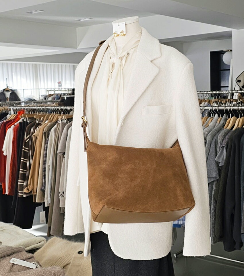 [メガ割りSALE]スエードワイドショルダーバッグ