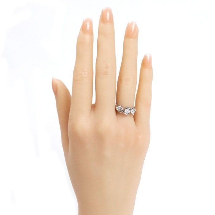 Pt900プラチナ リング・指輪 ダイヤモンド0.303ct/0.24ct 6号 5.3g レディース 中古 美品 Pt900プラチナ リング・指輪 ダイヤモンド0.303ct/0.24ct 6号 5.3g レディース 中古 美品