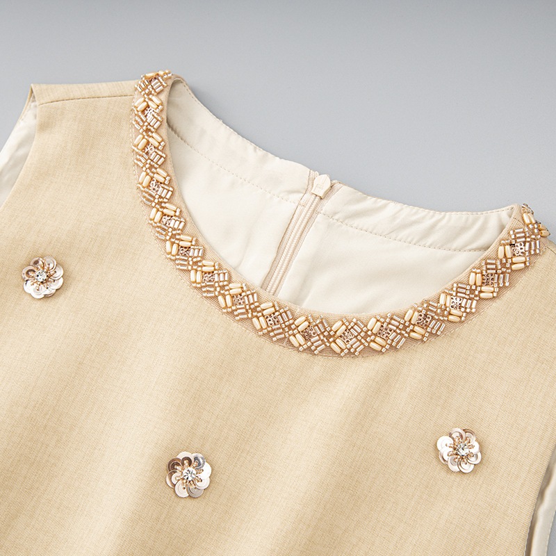 Nanyou Xiaoxiangfeng Heavy Industry Nail Diamond Sleeveless Vest + Celebrity Temperament Sequin Skir Nanyou Xiaoxiangfeng Heavy Industry Nail Diamond Sleeveless Vest + Celebrity Temperament Sequin Skir