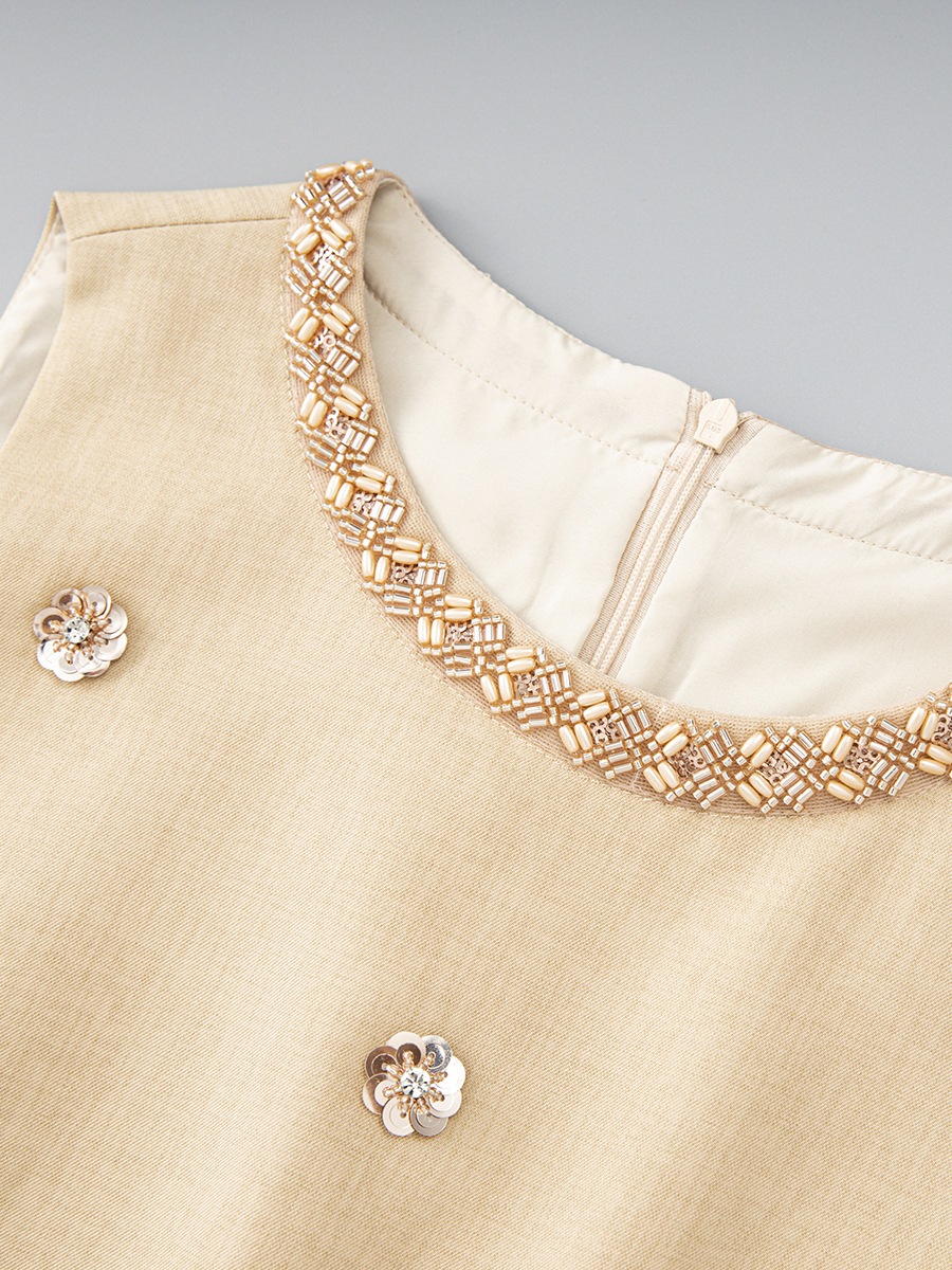 Nanyou Xiaoxiangfeng Heavy Industry Nail Diamond Sleeveless Vest + Celebrity Temperament Sequin Skir Nanyou Xiaoxiangfeng Heavy Industry Nail Diamond Sleeveless Vest + Celebrity Temperament Sequin Skir