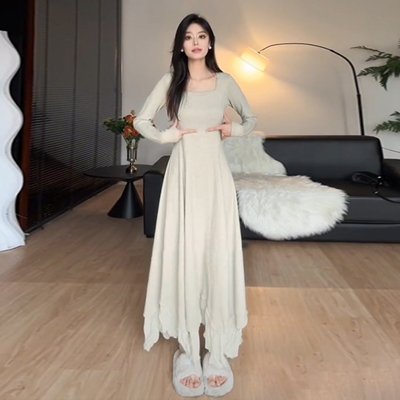 不規則なドレープとインナーロングスカートを備えた初秋の女性用フレンチ長袖ニットドレスX58