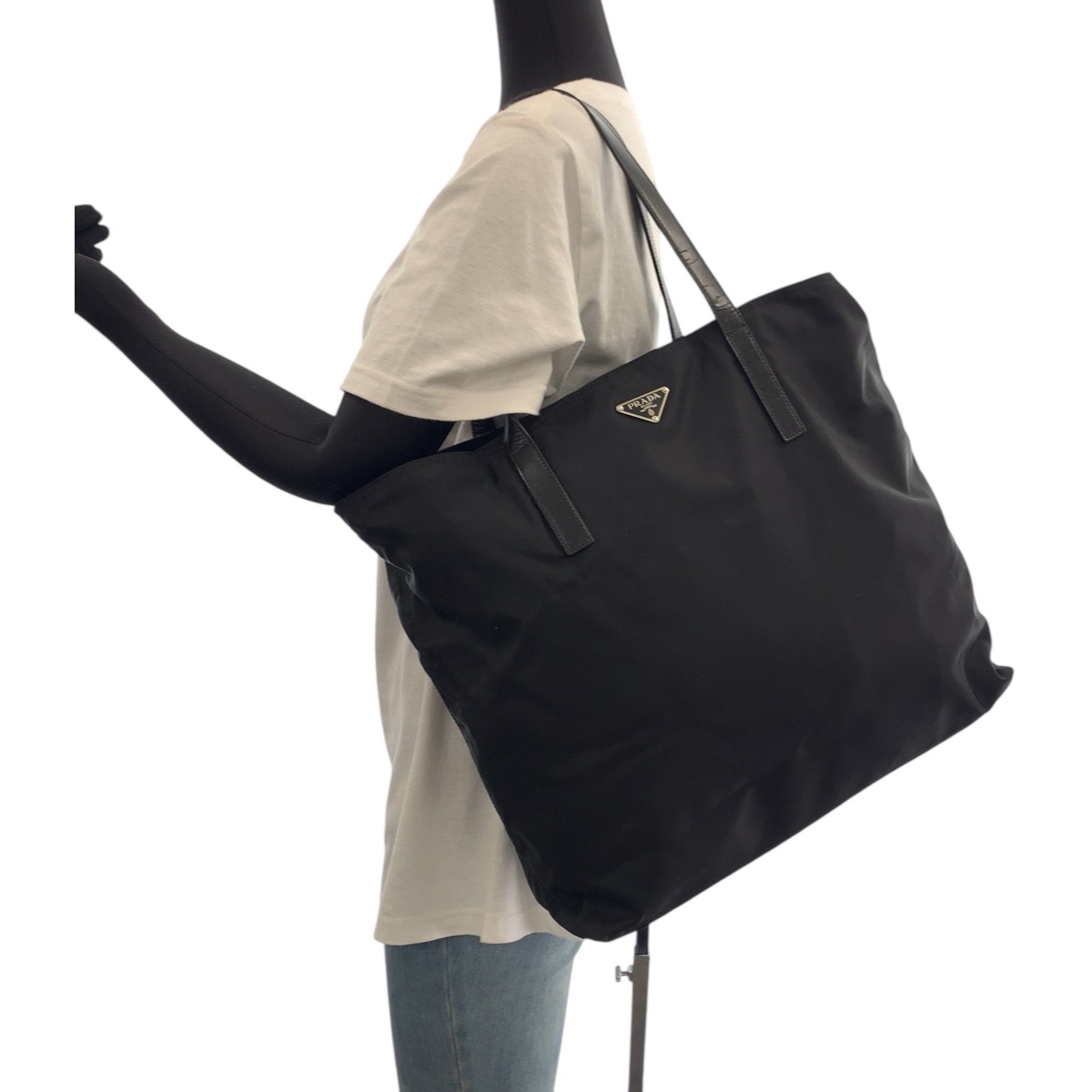 テスート 三角ロゴプレート ブラック 黒 シルバー金具 ナイロン トートバッグ ショルダーバッグ レディース 500633 テスート 三角ロゴプレート ブラック 黒 シルバー金具 ナイロン トートバッグ ショルダーバッグ レディース 500633