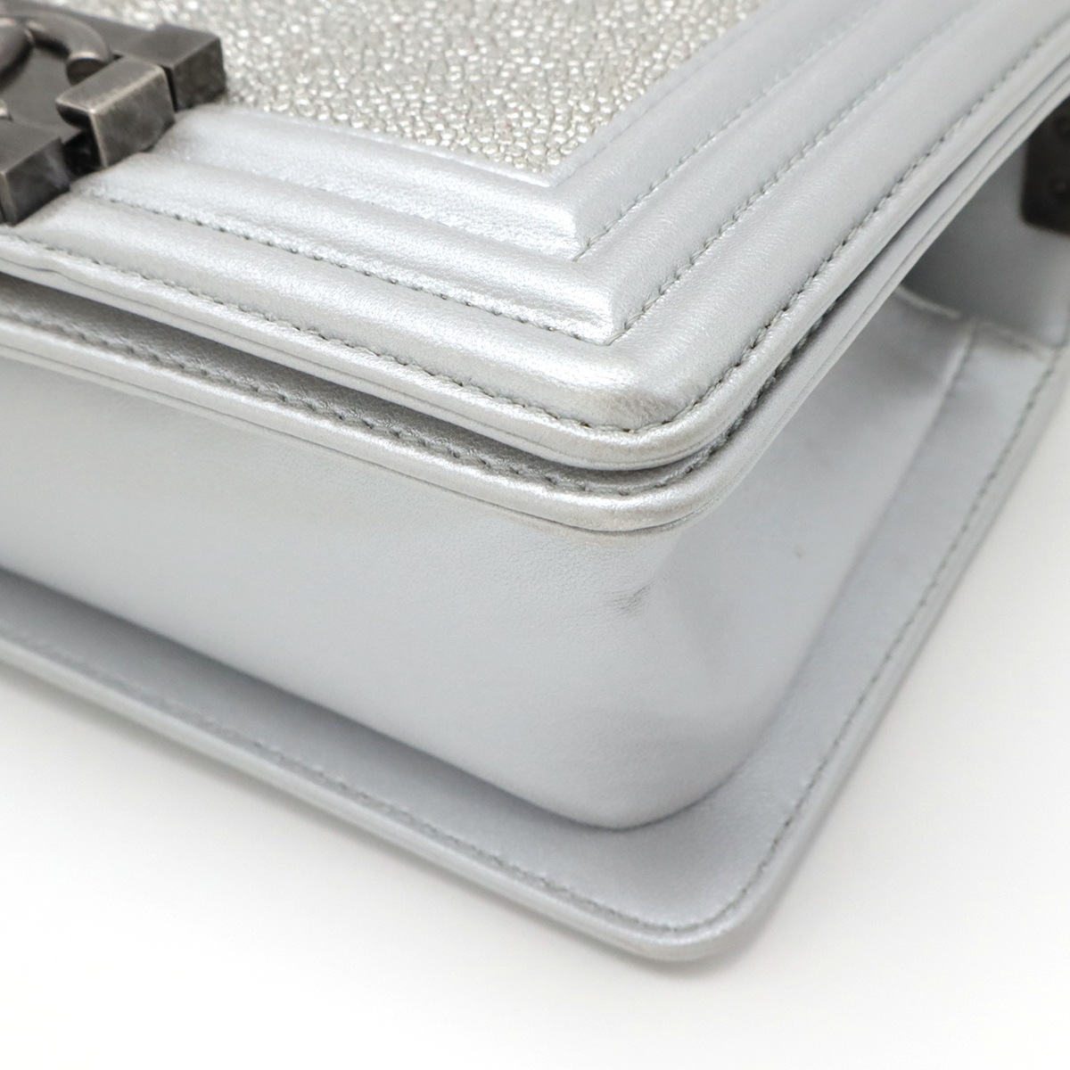 ボーイシャネル ココマーク チェーンショルダー ショルダーバッグ ポシェット 斜め掛け ガルーシャ メタリックレザー シルバ ボーイシャネル ココマーク チェーンショルダー ショルダーバッグ ポシェット 斜め掛け ガルーシャ メタリックレザー シルバ