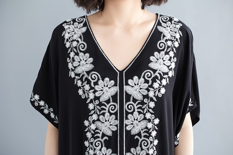 レディース マキシワンピース エスニック刺繍 オーバーサイズ 黒 ストレート ポンチョ袖 ワイド シンプル 大人 おしゃれ こなれ感 個性的 春 夏 30代 40代 50代 レディース お出かけ 休日
