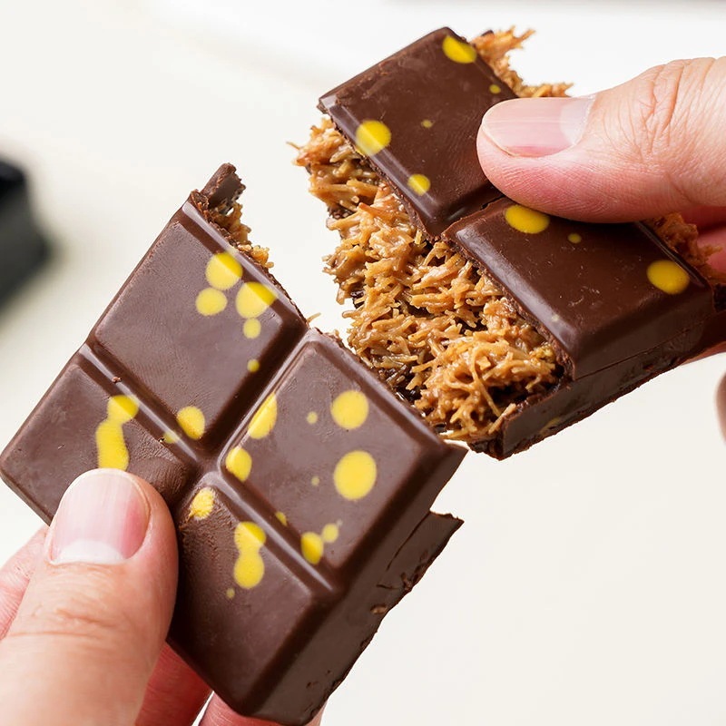 団体購入価格（10個）[ドバイチョコレート] チョコレート&ピスタチオチョコレートのお菓子を味わってください ドバイピスタチオチョコレートカリカリパンシルクヘーゼルナッツソースサンドブロックチョコレー