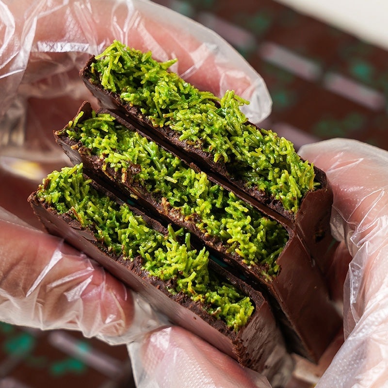 団体購入価格（10個）[ドバイチョコレート] チョコレート&ピスタチオチョコレートのお菓子を味わってください ドバイピスタチオチョコレートカリカリパンシルクヘーゼルナッツソースサンドブロックチョコレー