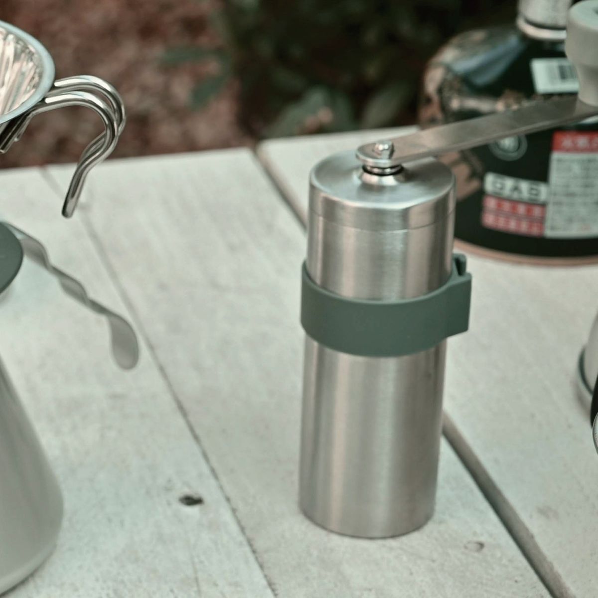 【公式ショップ】HARIO V60 メタルコーヒーミル HARIO ハリオ 公式 シルバー コーヒーミル ステンレス アウトドア キャンプ用品 キャンプ 持ち運び 雑貨 【公式ショップ】HARIO V60 メタルコーヒーミル HARIO ハリオ 公式 シルバー コーヒーミル ステンレス アウトドア キャンプ用品 キャンプ 持ち運び 雑貨
