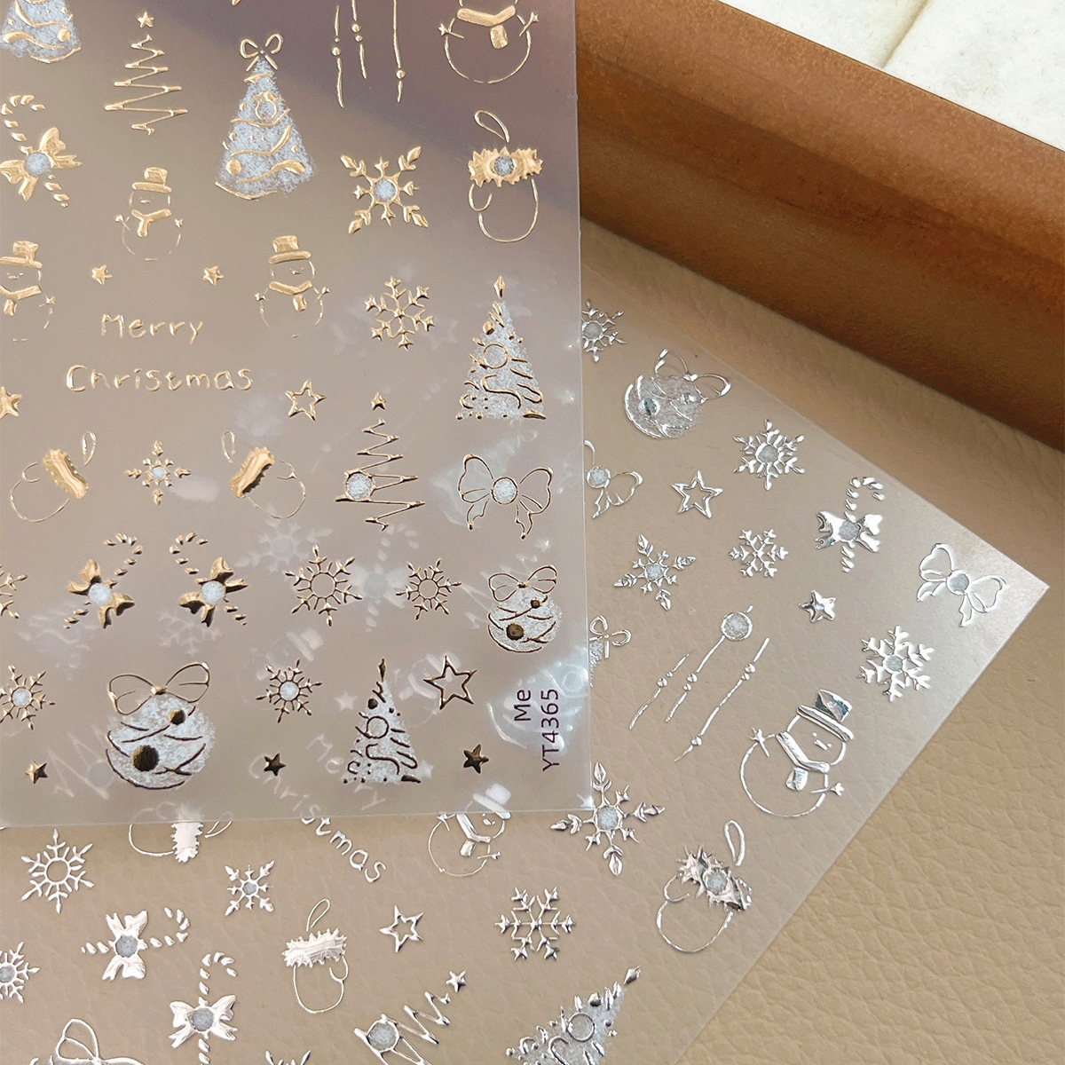 【1点ご購入 で10点プレゼントいたします】金銀のクリスマスネイルシールリボン雪だるまの素敵なバックジェルネイルアートシール