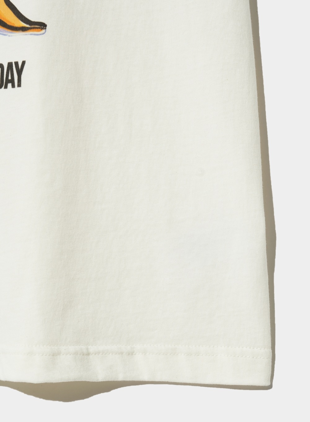 Tシャツ・カットソー SATUR Sun Retro Graphic Short Sleeve T-Shirt Retro Ivory SA2 MUSINSA | SATUR Sun Retro Graphic Short Sleeve T-shirt Retro