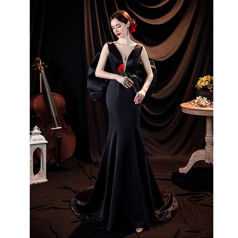 気質の名媛の黒いサテンのタキシードの新型のシンプルなファッションのショーの年次総会は尾を引くドレスです 気質の名媛の黒いサテンのタキシードの新型のシンプルなファッションのショーの年次総会は尾を引くドレスです