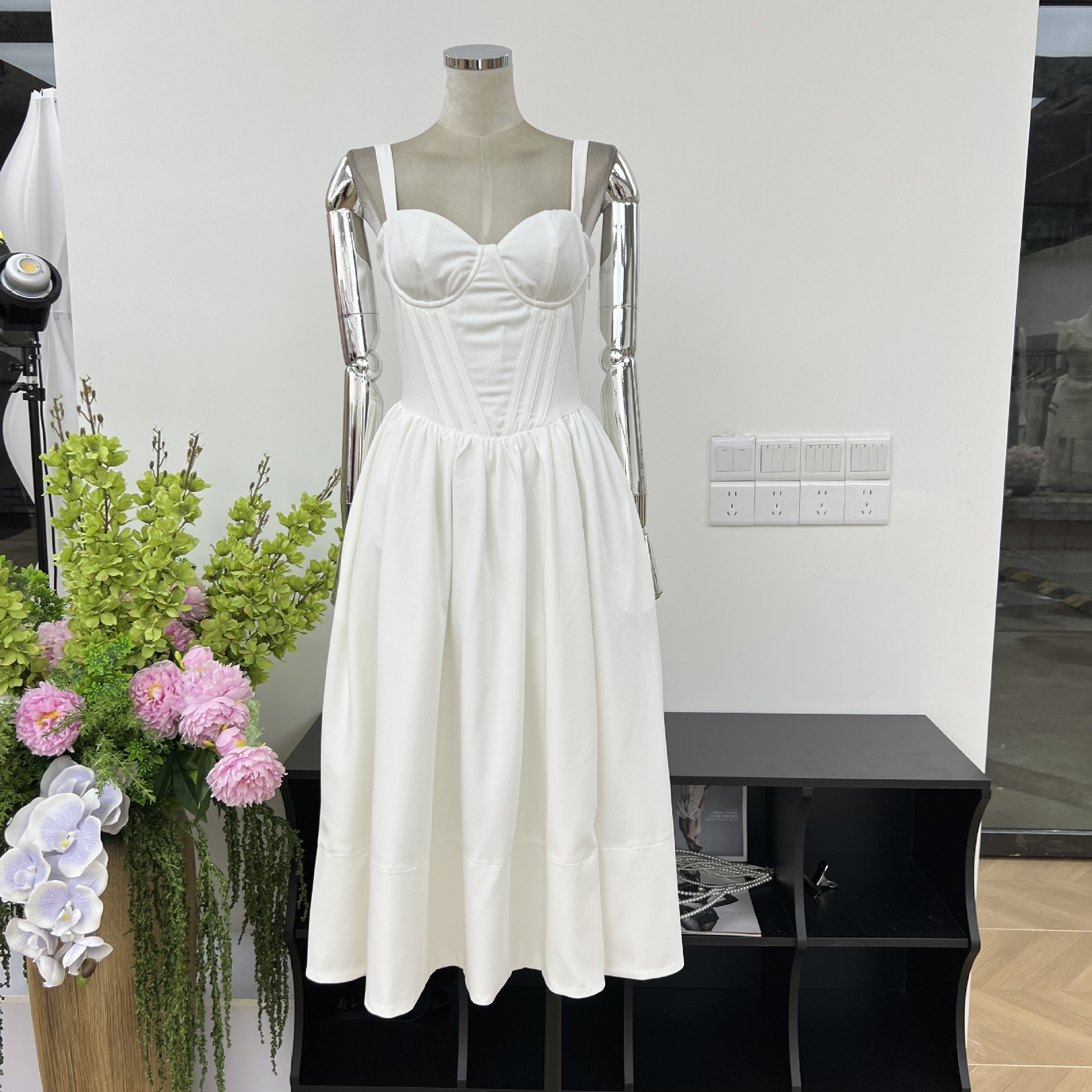 流行の新型フレンチベルト腰魚骨スリットワンピース舞踏会純欲気質夏サスペンダースカート