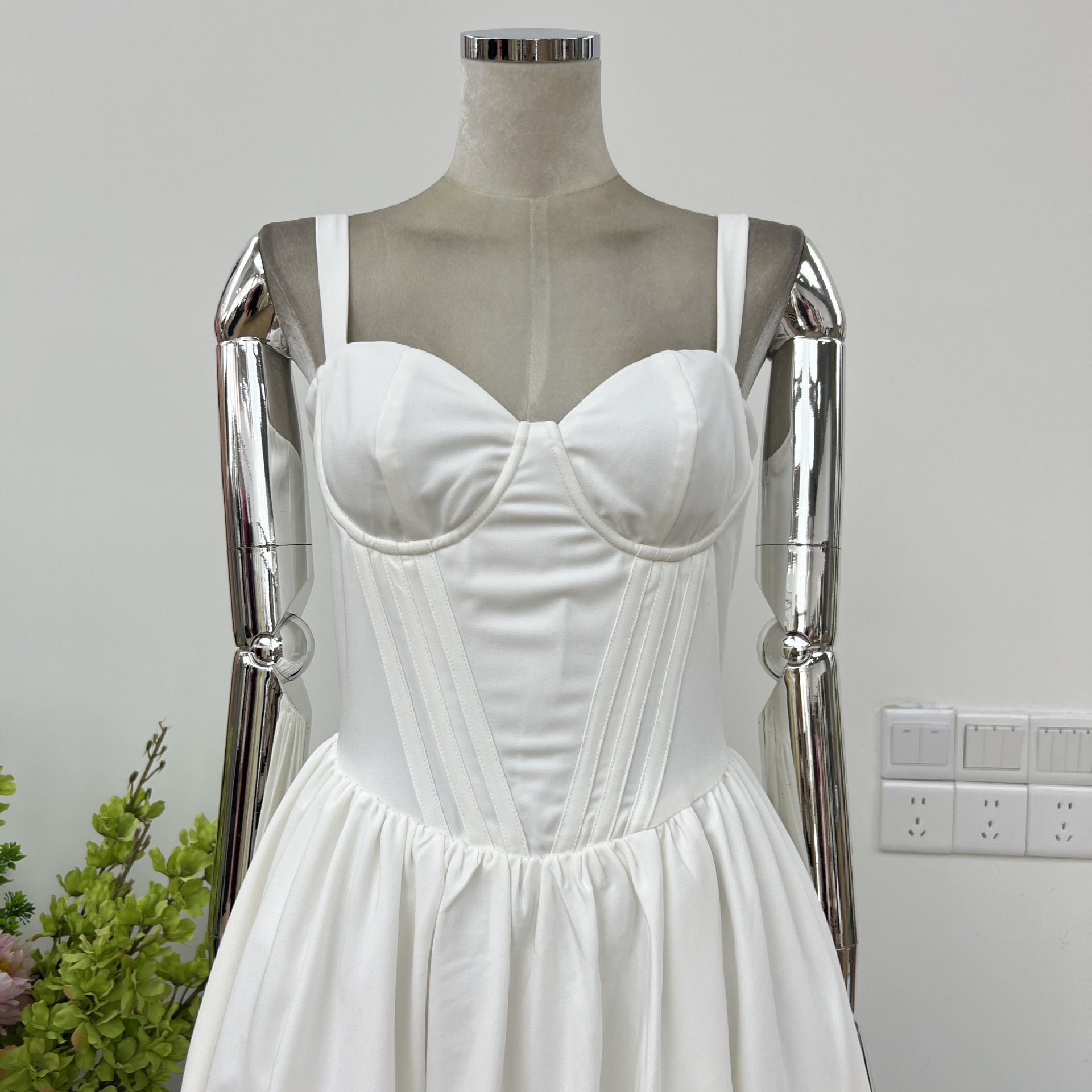 流行の新型フレンチベルト腰魚骨スリットワンピース舞踏会純欲気質夏サスペンダースカート