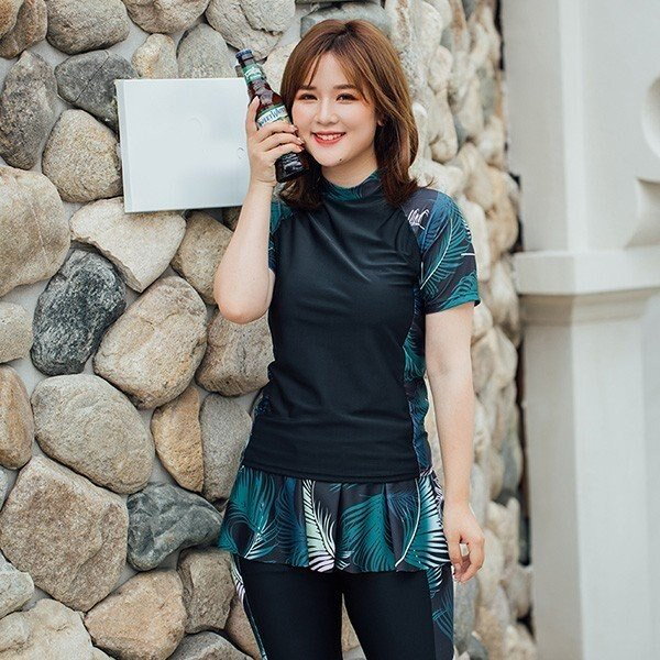 Qoo10] セパレート水着半袖フィットネス水着ぽっち