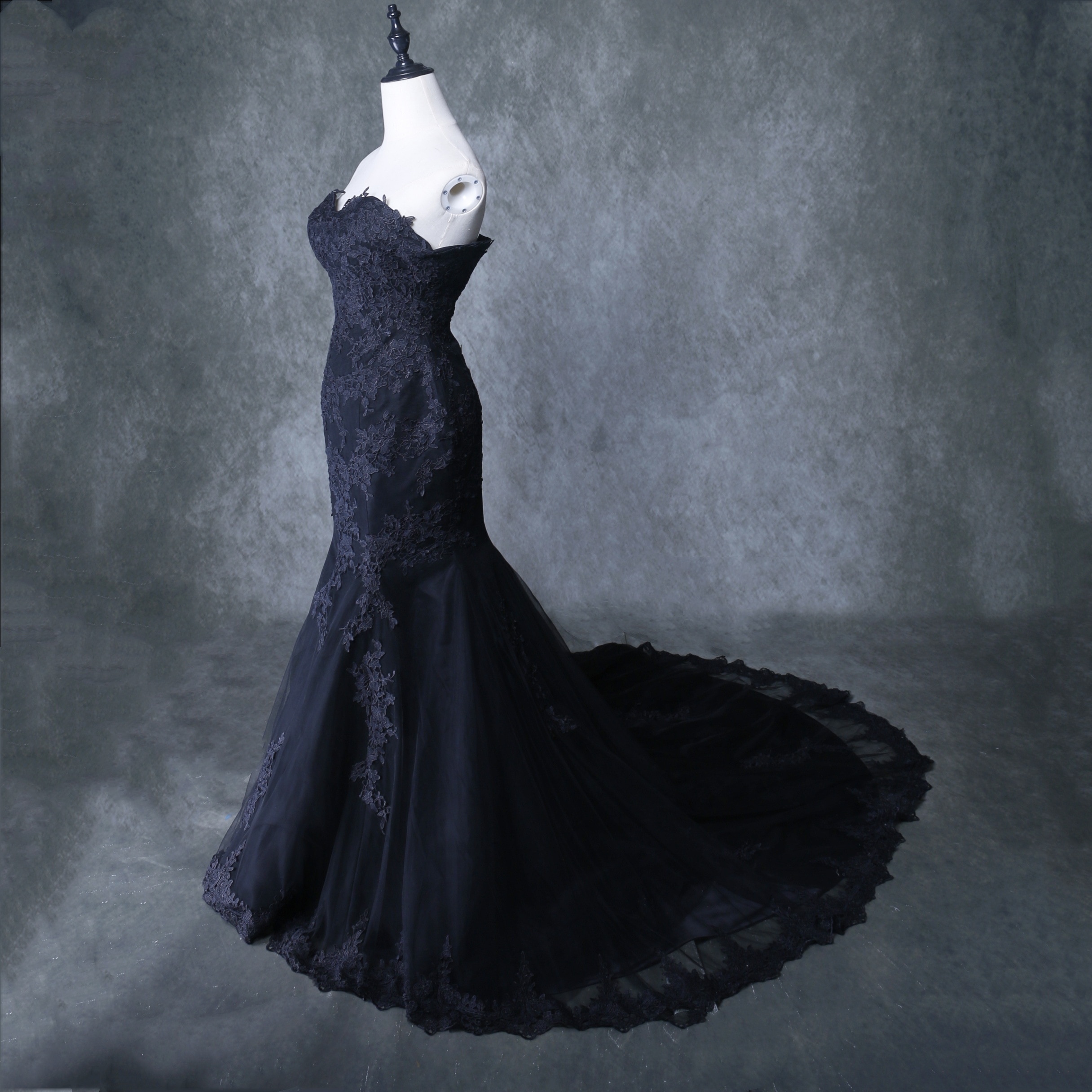 上品！カラードレス ブラック ベアトップ マーメイドライン 総レース 華やかなトレーン 海外挙式
