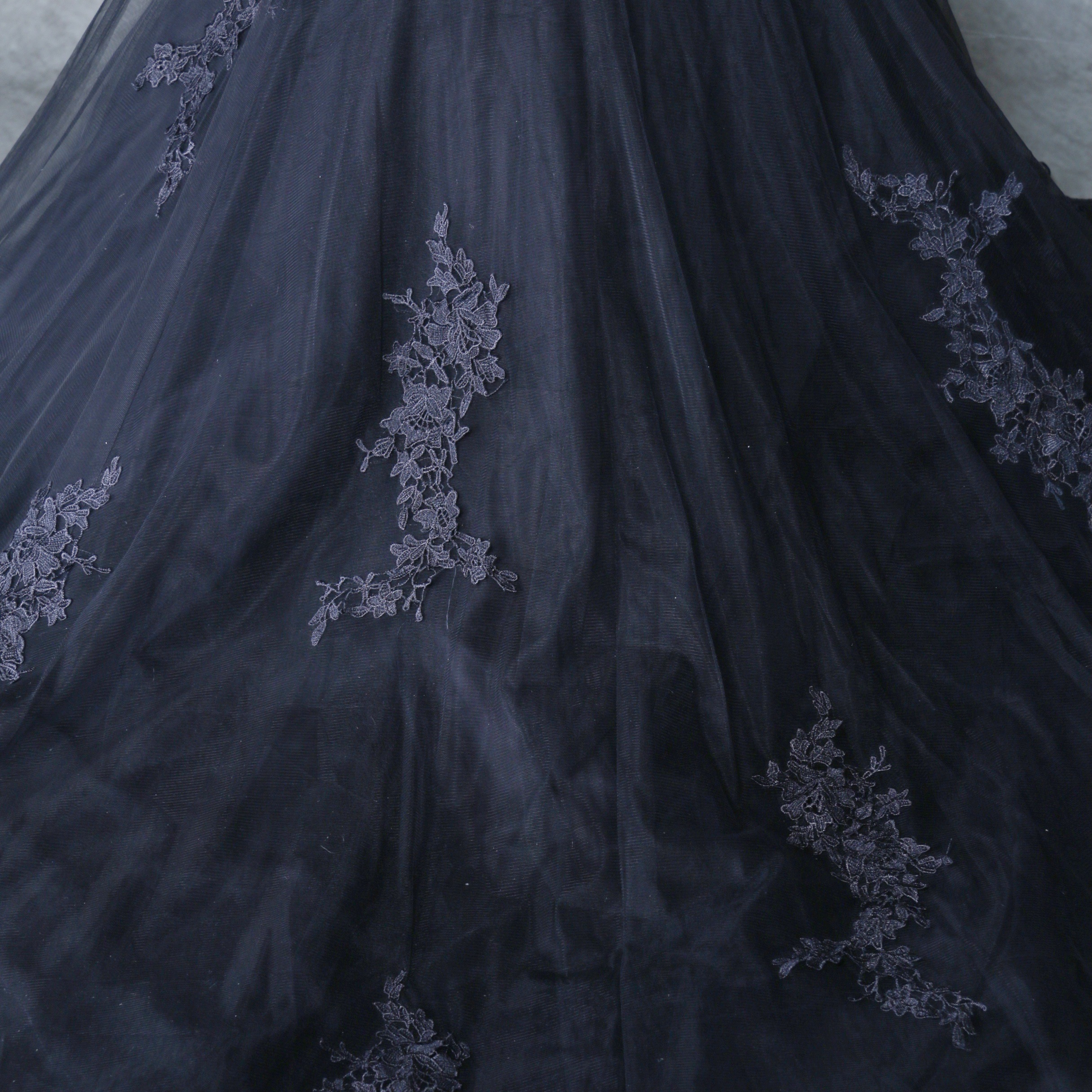 上品！カラードレス ブラック ベアトップ マーメイドライン 総レース 華やかなトレーン 海外挙式