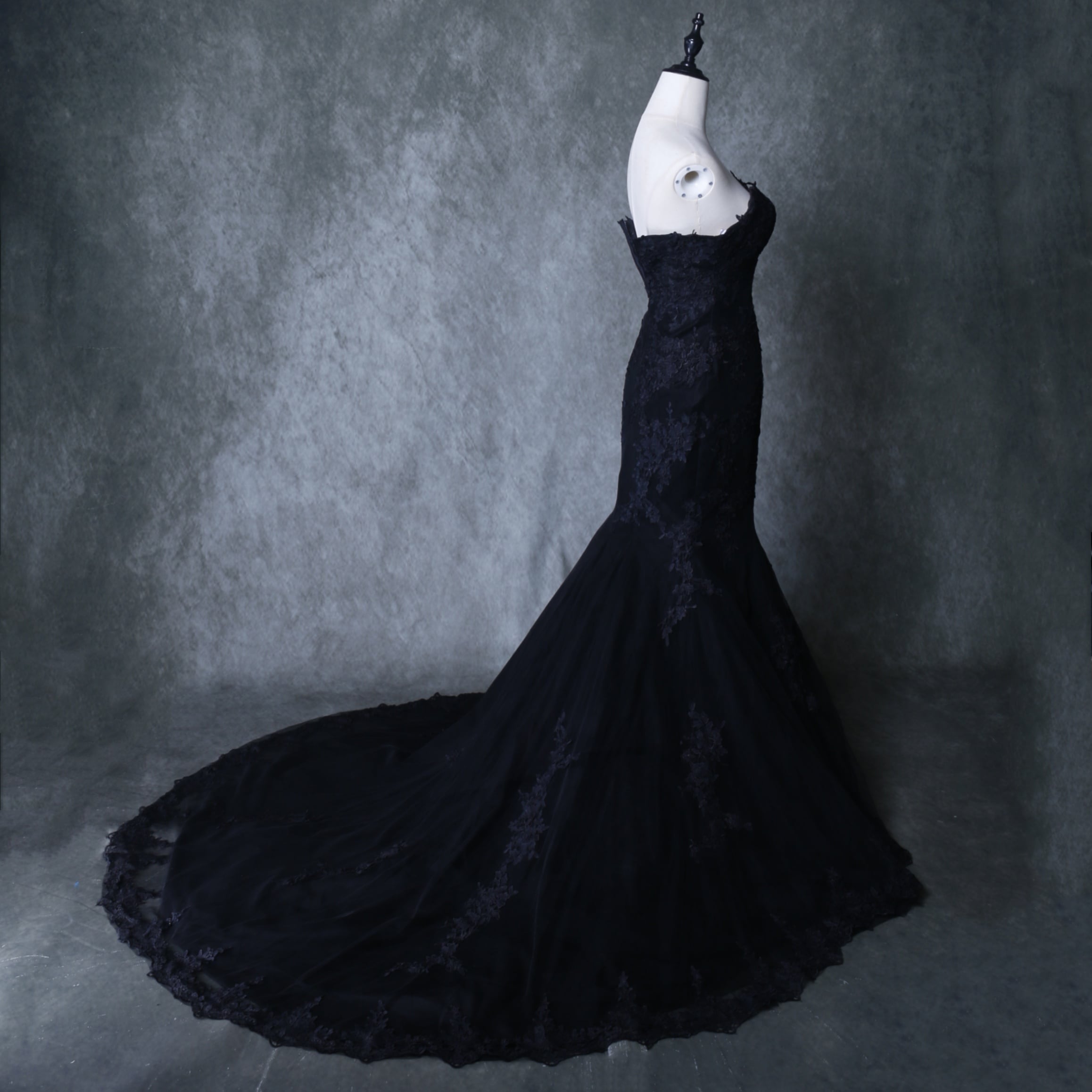 上品！カラードレス ブラック ベアトップ マーメイドライン 総レース 華やかなトレーン 海外挙式