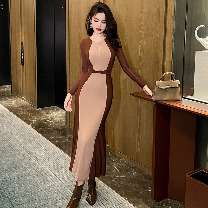 2024秋服新型フレンチセクシー網糸衝突色修身歩歩生蓮魚尾