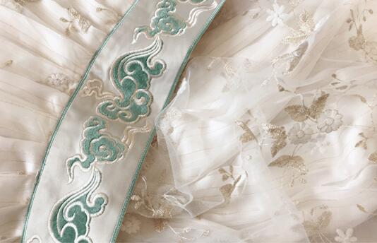 漢服＆唐装四点セット 超可愛い中華服　チャイナ服　華やか中国古代宮廷漢服　振り袖チャイナドレス　華流コスプレ衣装　貴妃皇后仮装コスチュム　白系　女性用　送料無料