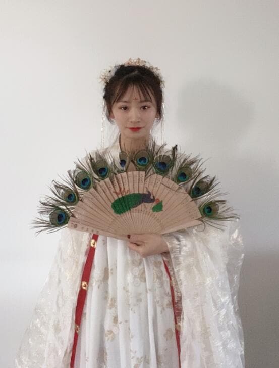 漢服＆唐装四点セット 超可愛い中華服　チャイナ服　華やか中国古代宮廷漢服　振り袖チャイナドレス　華流コスプレ衣装　貴妃皇后仮装コスチュム　白系　女性用　送料無料