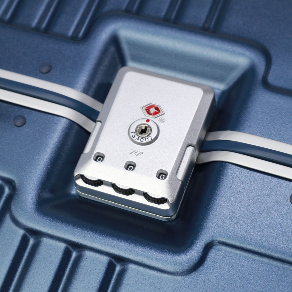 セール25%OFF正規品3年保証 スーツケース Lサイズ ブランド 大容量 フレームタイプ TSAロック フレーム TSロック おしゃれ 双輪 旅行 73L 大型 インターセクト スピナー68 セール25%OFF正規品3年保証 スーツケース Lサイズ ブランド 大容量 フレームタイプ TSAロック フレーム TSロック おしゃれ 双輪 旅行 73L 大型 インターセクト スピナー68