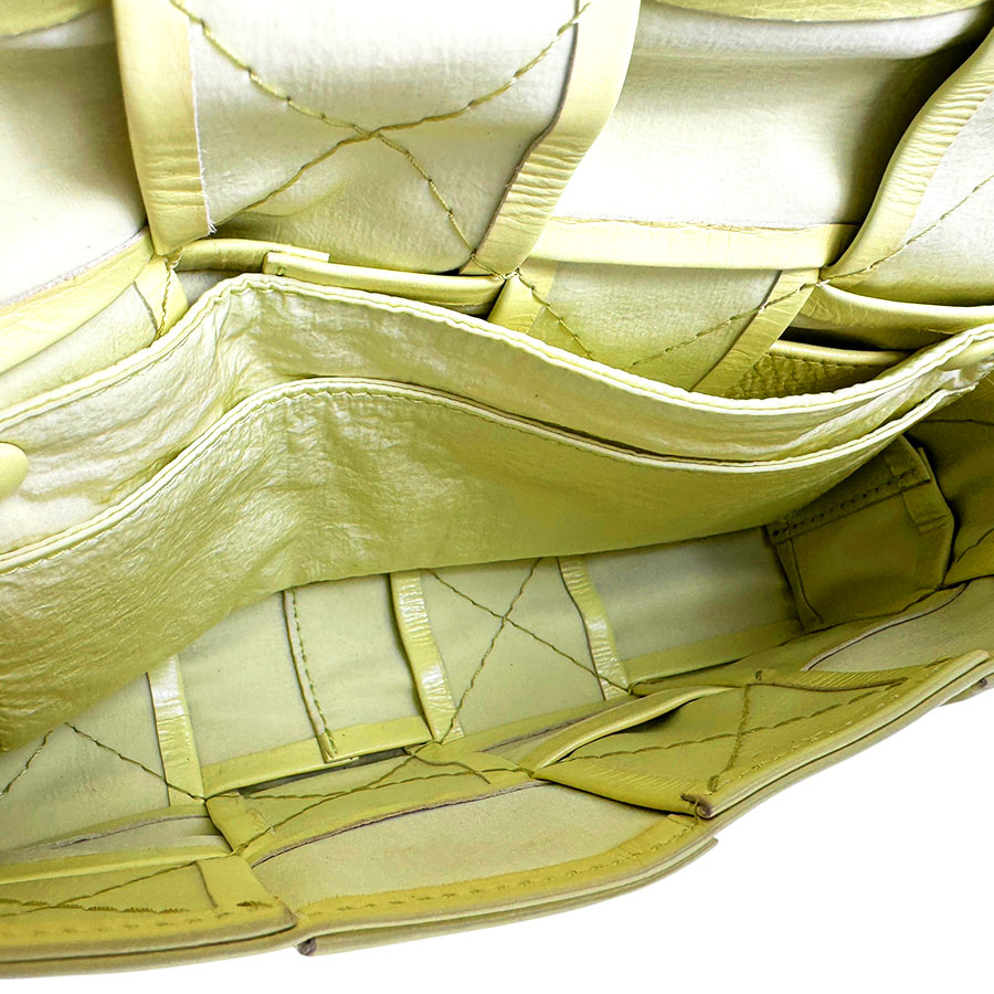 ボッテガヴェネタ BOTTEGAVENETA ボディバッグ カセット レザー ライトライムイエロー ユニセックス z3352 ボッテガヴェネタ BOTTEGAVENETA ボディバッグ カセット レザー ライトライムイエロー ユニセックス z3352