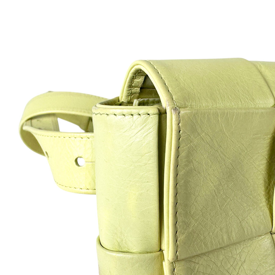 ボッテガヴェネタ BOTTEGAVENETA ボディバッグ カセット レザー ライトライムイエロー ユニセックス z3352 ボッテガヴェネタ BOTTEGAVENETA ボディバッグ カセット レザー ライトライムイエロー ユニセックス z3352