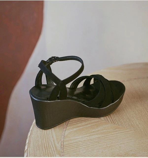 驚きの安さサンダル レディース ウェッジソール 厚底サンダル ベルト ストラップ 大きいサイズ ハイヒール ストーム ヒール8.5cm 夏 着心地よい 小さいサイズ 靴 女性 大人 ブラック ベージュ 驚きの安さサンダル レディース ウェッジソール 厚底サンダル ベルト ストラップ 大きいサイズ ハイヒール ストーム ヒール8.5cm 夏 着心地よい 小さいサイズ 靴 女性 大人 ブラック ベージュ