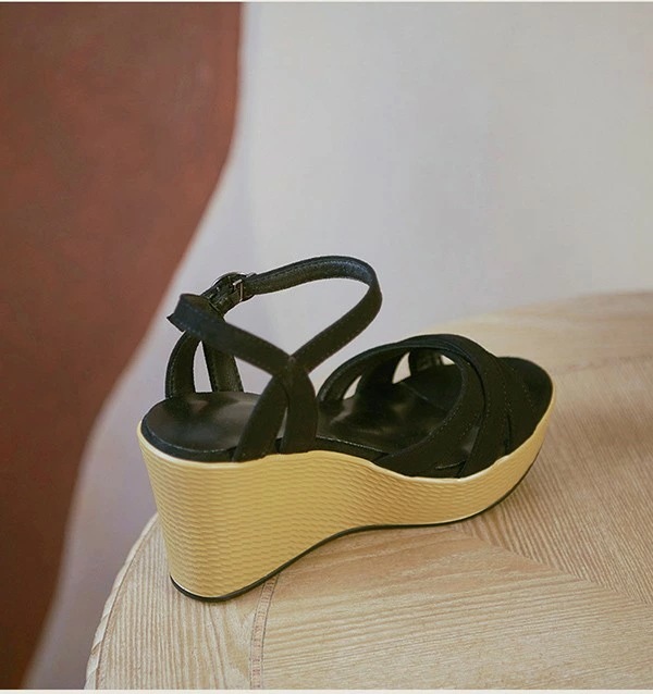 驚きの安さサンダル レディース ウェッジソール 厚底サンダル ベルト ストラップ 大きいサイズ ハイヒール ストーム ヒール8.5cm 夏 着心地よい 小さいサイズ 靴 女性 大人 ブラック ベージュ 驚きの安さサンダル レディース ウェッジソール 厚底サンダル ベルト ストラップ 大きいサイズ ハイヒール ストーム ヒール8.5cm 夏 着心地よい 小さいサイズ 靴 女性 大人 ブラック ベージュ