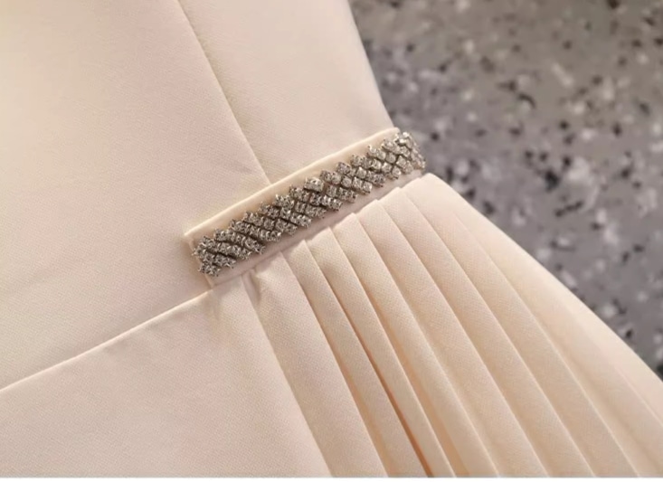 レディース ワンピース プルオーバー ミモレ 半袖 襟付き フェミニン プリーツ ウエストマーク ファスナー 切り替えデザイン ビーズ 大人可愛い きれいめ 上品 おしゃれ レトロ ガーリー 個性的 レディース ワンピース プルオーバー ミモレ 半袖 襟付き フェミニン プリーツ ウエストマーク ファスナー 切り替えデザイン ビーズ 大人可愛い きれいめ 上品 おしゃれ レトロ ガーリー 個性的