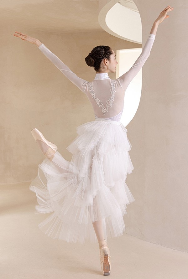 再入荷品バレエ レオタード 大人 長袖 美ライン vネット シンプル 韓国風 大人用 衣装 無地 バレエ用品 ballet用品 練習着 演出用 可愛い かわいい 春 夏 秋 お洒落 ダンス服 新体操 再入荷品バレエ レオタード 大人 長袖 美ライン vネット シンプル 韓国風 大人用 衣装 無地 バレエ用品 ballet用品 練習着 演出用 可愛い かわいい 春 夏 秋 お洒落 ダンス服 新体操