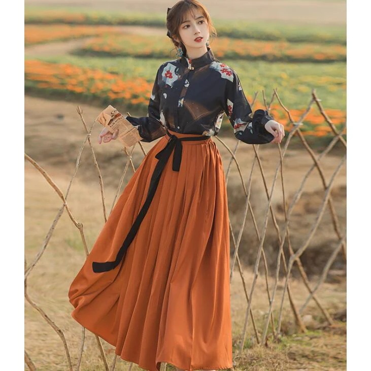 中華風 ブラウス+ロングスカート 2点セット 長袖 立ち襟 エスニック花柄シャツ ロング丈 フレア プリーツ スカート レトロ チャイナ風 衣装 改良 漢服衣装 春シとても安い 中華風 ブラウス+ロングスカート 2点セット 長袖 立ち襟 エスニック花柄シャツ ロング丈 フレア プリーツ スカート レトロ チャイナ風 衣装 改良 漢服衣装 春シとても安い