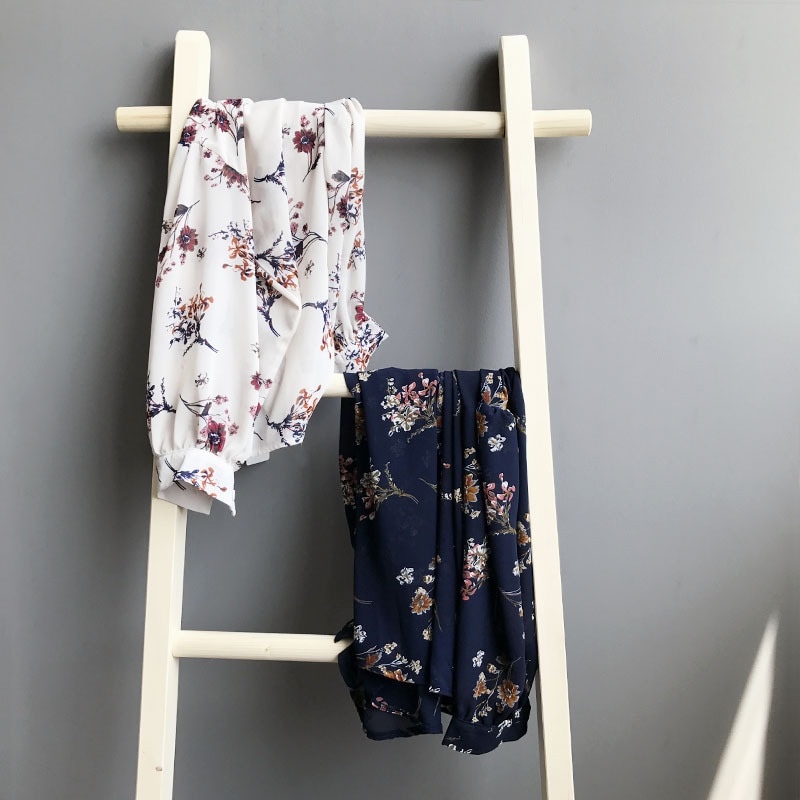 2485.花柄プリントVネックシャツ(ネイビー)2019 春夏 通学 通勤 デート 普段使い カジュアル 大人可愛い カフェ 女子会 お出かけ 2485.花柄プリントVネックシャツ(ネイビー)2019 春夏 通学 通勤 デート 普段使い カジュアル 大人可愛い カフェ 女子会 お出かけ