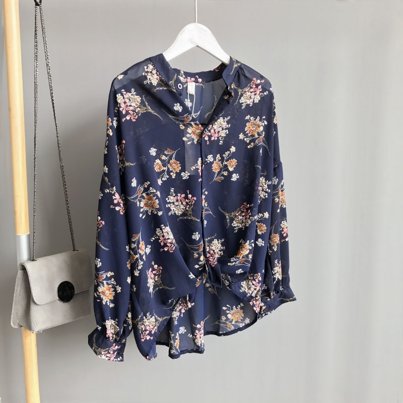 2485.花柄プリントVネックシャツ(ネイビー)2019 春夏 通学 通勤 デート 普段使い カジュアル 大人可愛い カフェ 女子会 お出かけ 2485.花柄プリントVネックシャツ(ネイビー)2019 春夏 通学 通勤 デート 普段使い カジュアル 大人可愛い カフェ 女子会 お出かけ