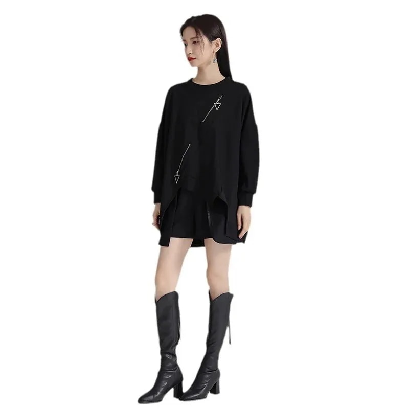 アメリカンスタイルの白いTシャツ韓国ファッションスウェットレディース春秋冬服黒白トップス新作2024長袖tシャツアンダーシャツ 着痩せ効果