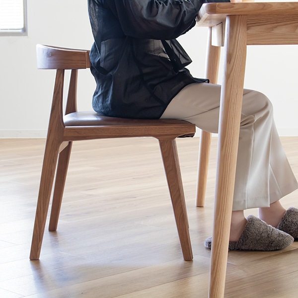 お掃除ロボット対応 ダイニングチェア 2脚セット 座面高43cm レザー調 木製 天然木 ファブリック ダイニング チェア 2脚 セット ひじ掛け 椅子 イス 低め 食卓椅子 リビングチェア お掃除ロボット対応 ダイニングチェア 2脚セット 座面高43cm レザー調 木製 天然木 ファブリック ダイニング チェア 2脚 セット ひじ掛け 椅子 イス 低め 食卓椅子 リビングチェア