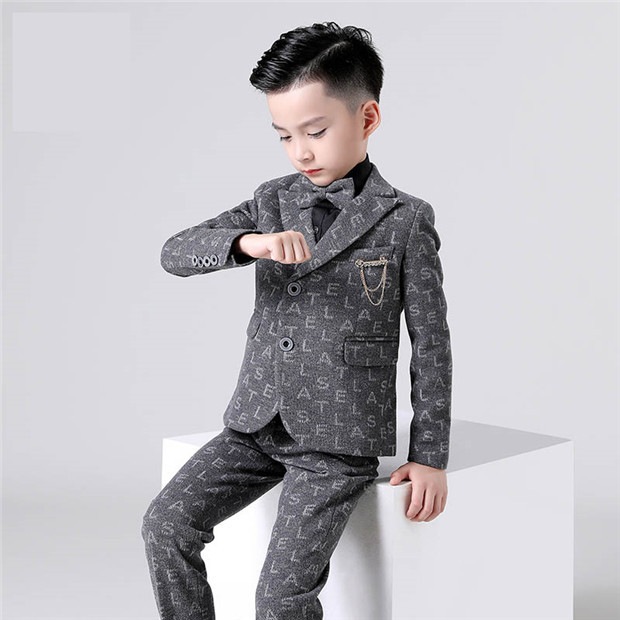 予約受付中花柄 子供スーツ 3点セット フォーマルウエア 男の子 スーツ グレー ピアノ演奏会 発表会 入学式 入園式 フォーマル スーツ キッズ こどもスーツ 子供服フォーマルスーツ キッズスーツ 予約受付中花柄 子供スーツ 3点セット フォーマルウエア 男の子 スーツ グレー ピアノ演奏会 発表会 入学式 入園式 フォーマル スーツ キッズ こどもスーツ 子供服フォーマルスーツ キッズスーツ
