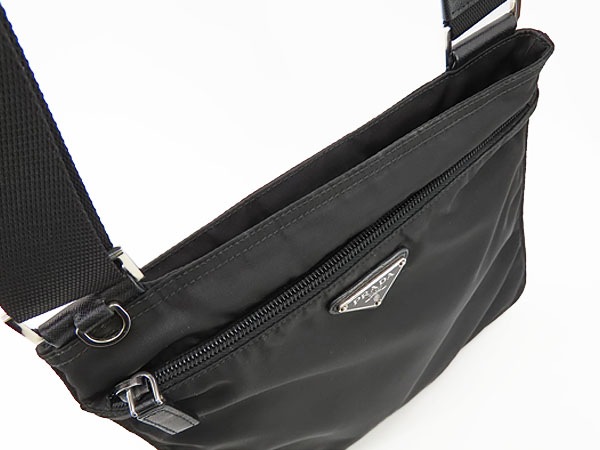 外美品プラダナイロン斜め掛けショルダーバッグフラットメッセンジャーバッグサコッシュブラック1BH978