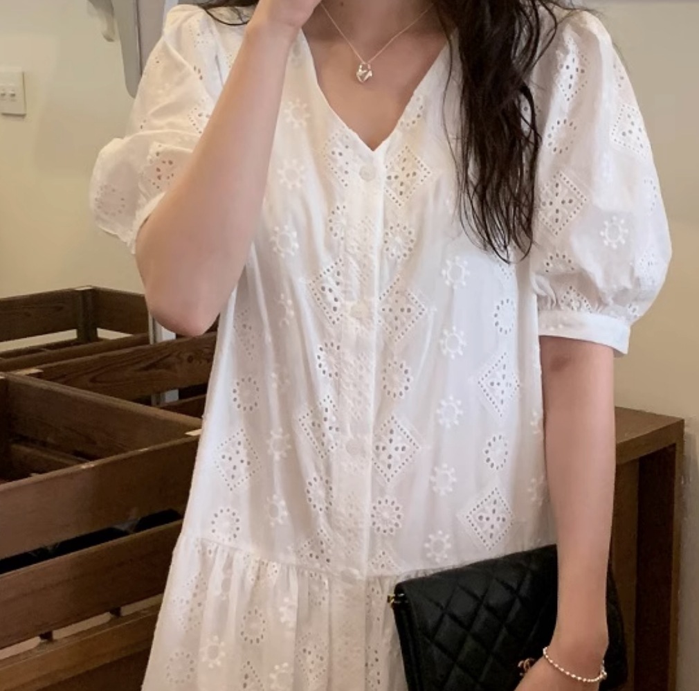 ワンピース 半袖 Vネック かわいい 大人可愛い きれいめ シンプル カジュアル 大人 上品 おしゃれ お洒落 大人女子 こなれ感 個性的 主役級 存在感 美容師 メイクアップアーティスト ネイリスト