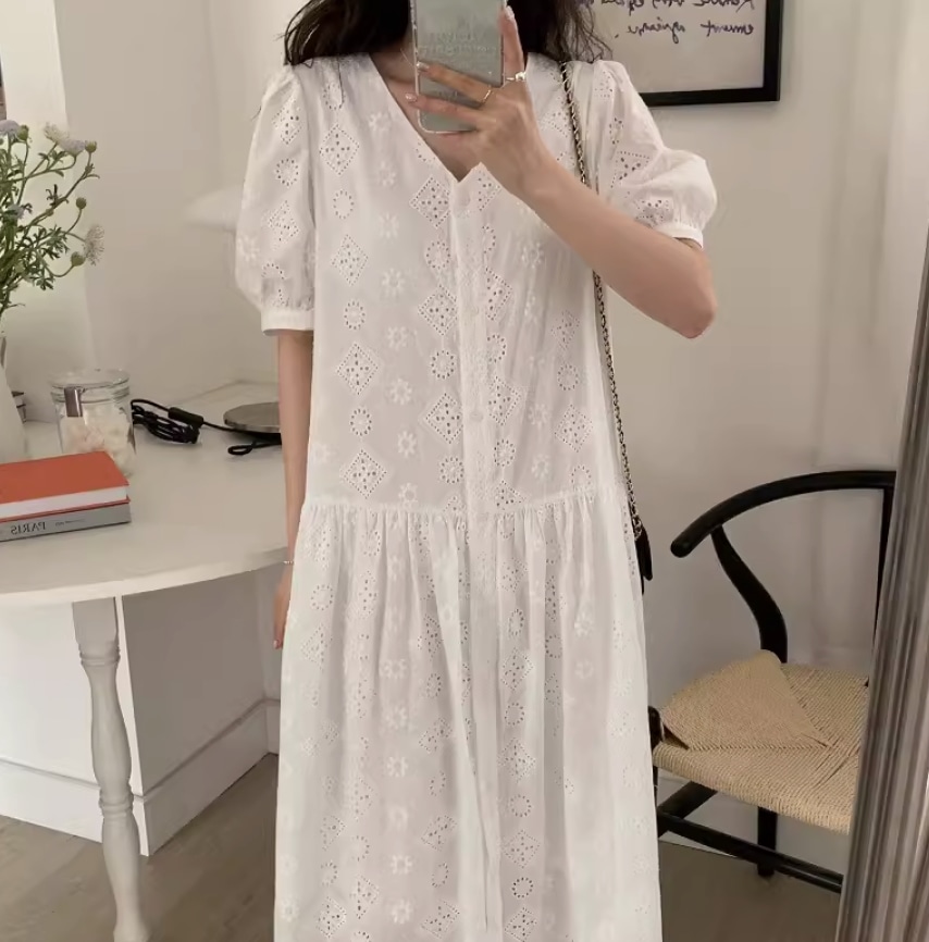ワンピース 半袖 Vネック かわいい 大人可愛い きれいめ シンプル カジュアル 大人 上品 おしゃれ お洒落 大人女子 こなれ感 個性的 主役級 存在感 美容師 メイクアップアーティスト ネイリスト