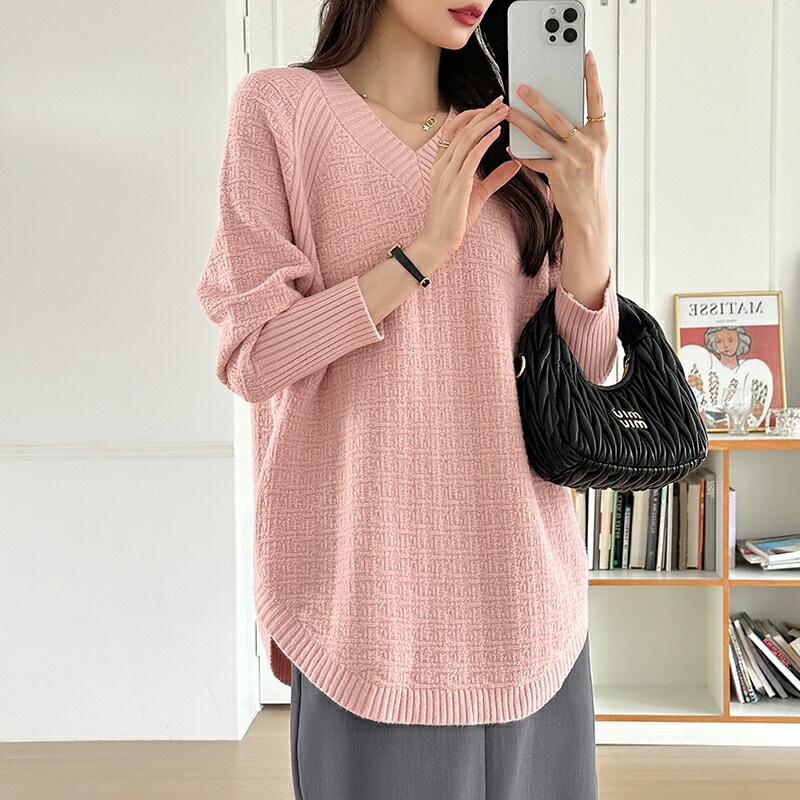 10/30！クーポンで3,730円 ニット セーター vネック レディース ロング 長袖 トップス ラウンドヘム サイドスリット バルーンシルエット ボリューム袖 大きいサイズ オーバーサイズ 体型カ