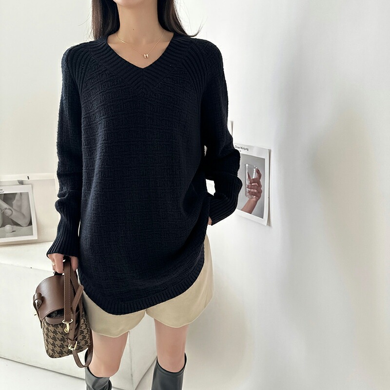 10/30！クーポンで3,730円 ニット セーター vネック レディース ロング 長袖 トップス ラウンドヘム サイドスリット バルーンシルエット ボリューム袖 大きいサイズ オーバーサイズ 体型カ