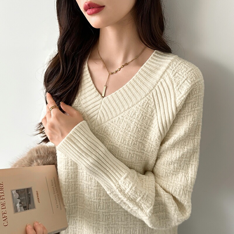 10/30！クーポンで3,730円 ニット セーター vネック レディース ロング 長袖 トップス ラウンドヘム サイドスリット バルーンシルエット ボリューム袖 大きいサイズ オーバーサイズ 体型カ