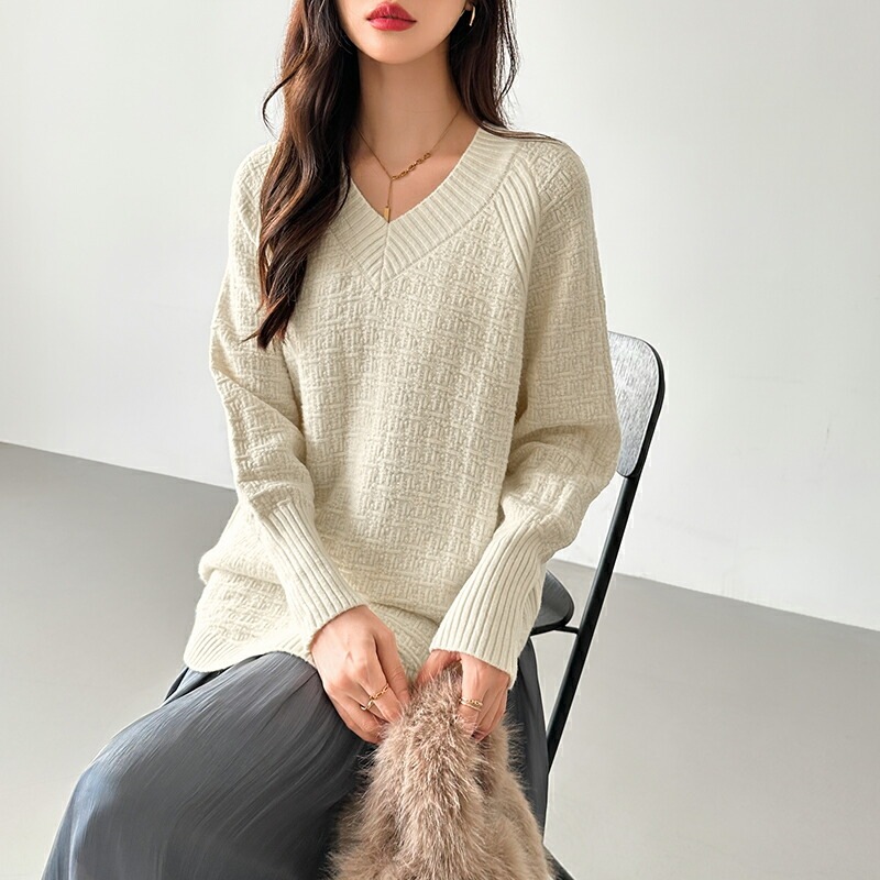 10/30！クーポンで3,730円 ニット セーター vネック レディース ロング 長袖 トップス ラウンドヘム サイドスリット バルーンシルエット ボリューム袖 大きいサイズ オーバーサイズ 体型カ